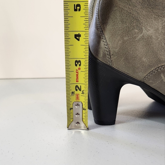 Ecco Women’s Ankle Boots Lace Up Gray Leather Block Heels Shoes Size 38 US 7 7.5 - Picture 6 of 9